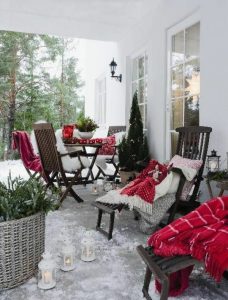 terrasse decoration noel blanche rouge